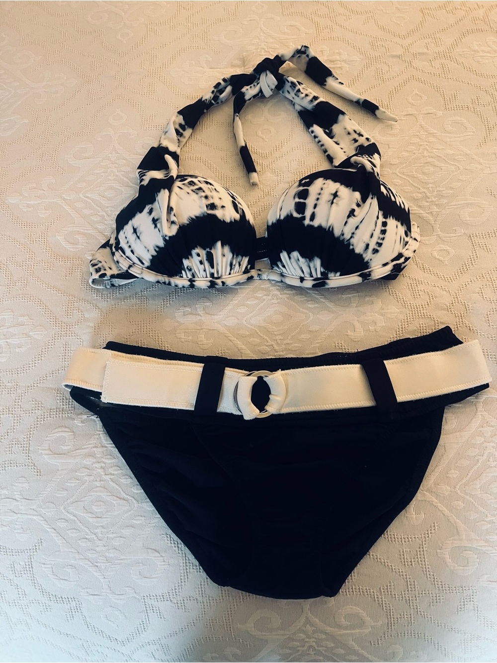 VENUS Black and White Swim Bikini Set
